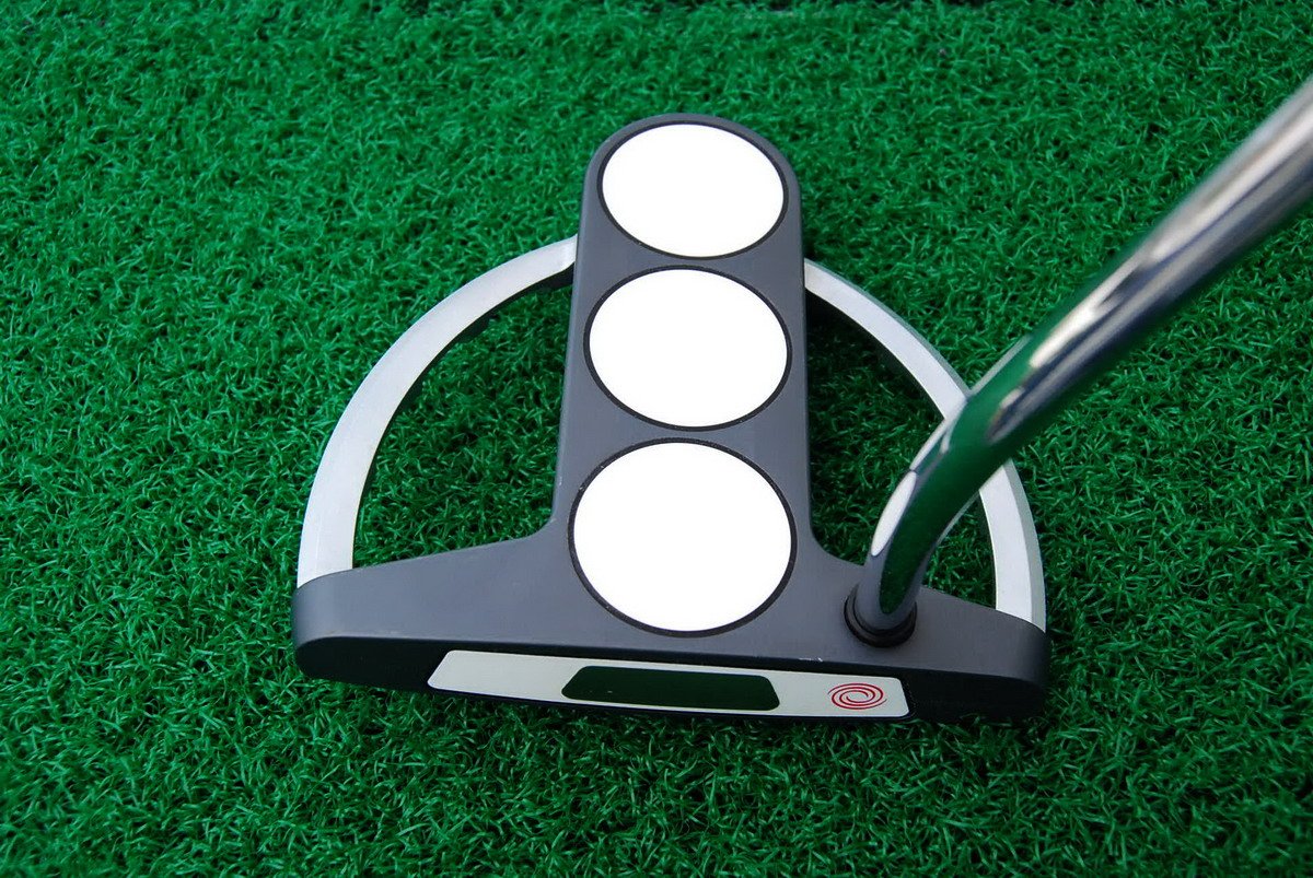 Two heavy zinc-alloy bars move weight to the edges of the putter